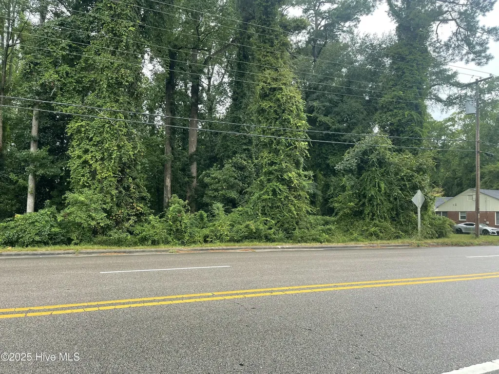 #5 River Road Washington NC 27889
