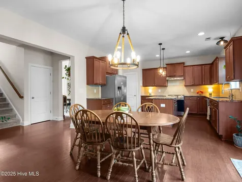 111 Creek End Court Swansboro NC 28584