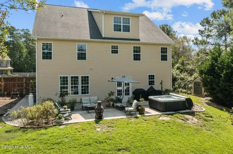 111 Creek End Court Swansboro NC 28584
