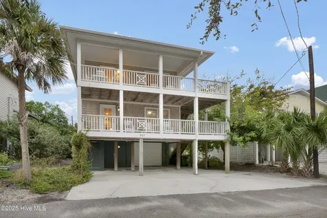 821 Schloss Street Wrightsville Beach NC 28480