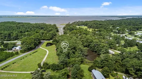 806 Highway 101 Beaufort NC 28516