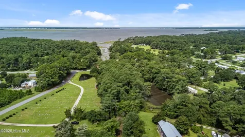 806 Highway 101 Beaufort NC 28516
