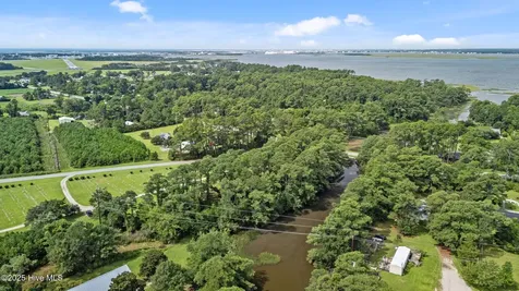806 Highway 101 Beaufort NC 28516