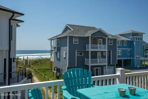 124 N Permuda Wynd Drive North Topsail Beach NC 28460