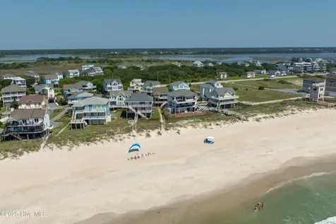 124 N Permuda Wynd Drive North Topsail Beach NC 28460