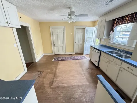 617 N Church Street Mount Olive NC 28365