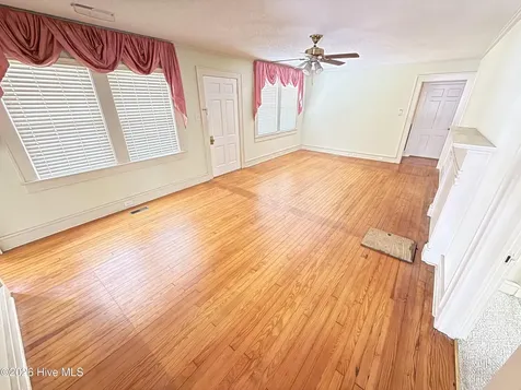 617 N Church Street Mount Olive NC 28365