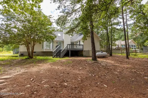 102 Seminole Court West End NC 27376