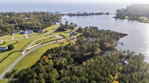 572 Dawson Creek Boulevard Oriental NC 28571
