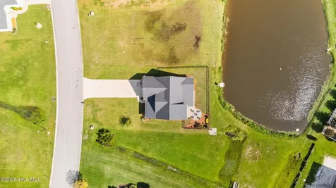 1710 Olde Farm Road Morehead City NC 28557