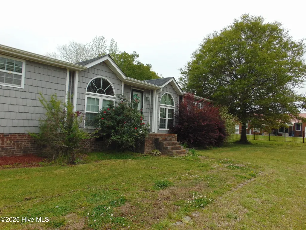 267 Sixth Street Aurora NC 27806