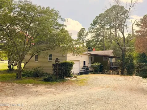 320 Aiken Road Southern Pines NC 28387