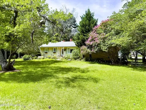 320 Aiken Road Southern Pines NC 28387