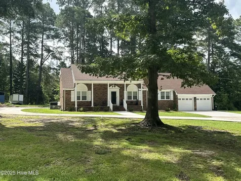 212 Mclean Street Spring Hope NC 27882