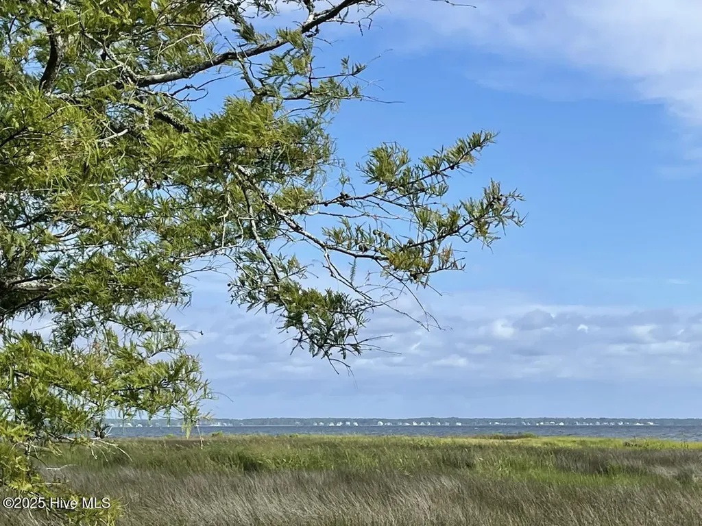 239 Garbacon Drive Beaufort NC 28516