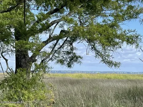 239 Garbacon Drive Beaufort NC 28516
