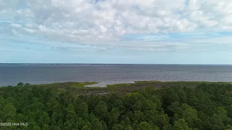 237 Garbacon Drive Beaufort NC 28516