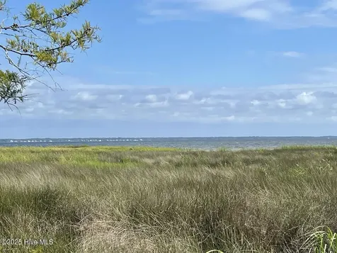 237 Garbacon Drive Beaufort NC 28516