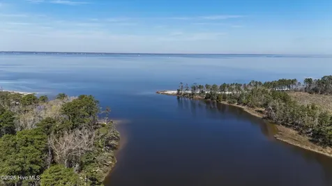 237 Garbacon Drive Beaufort NC 28516