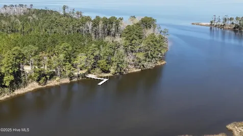 237 Garbacon Drive Beaufort NC 28516