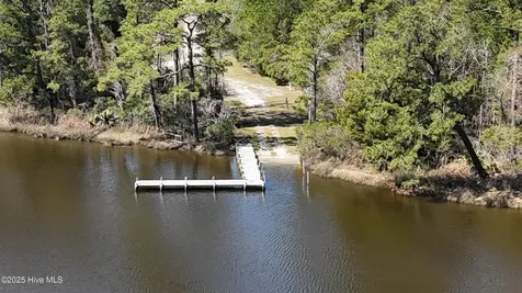 237 Garbacon Drive Beaufort NC 28516