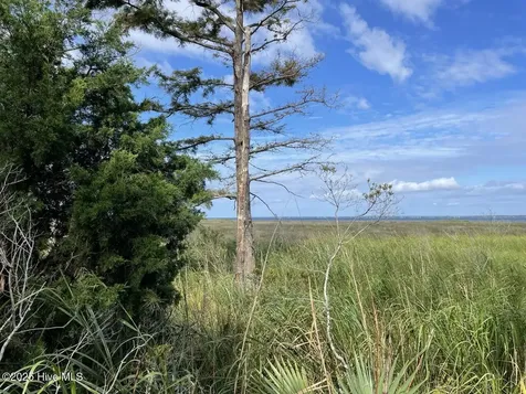 237 Garbacon Drive Beaufort NC 28516