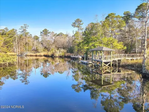 576 Hearthside Drive SE Bolivia NC 28422