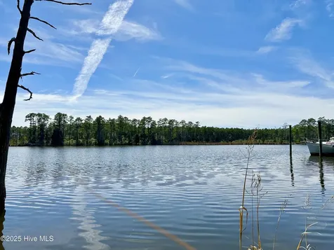 5514 Gondolier Drive New Bern NC 28560
