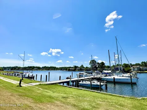 5514 Gondolier Drive New Bern NC 28560