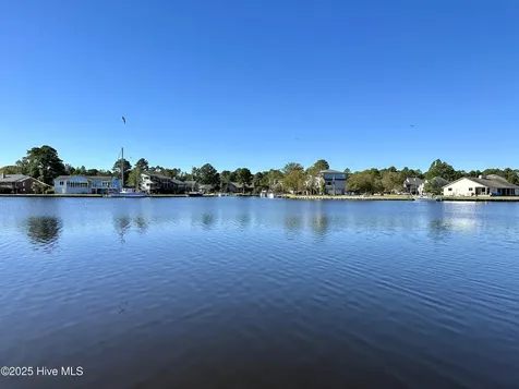 5514 Gondolier Drive New Bern NC 28560