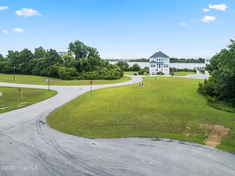 200 Seagrass Court Holly Ridge NC 28445
