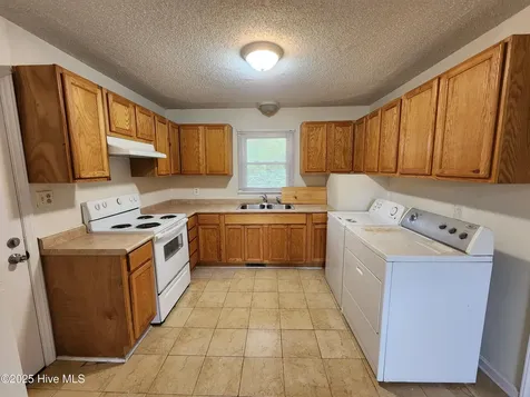 1578 Burgaw Highway Jacksonville NC 28540