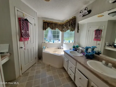 438 Stell Road Bath NC 27808