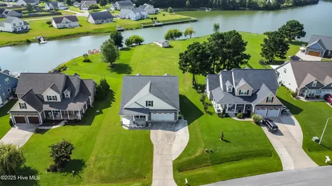 405 Antioch Lakes Road New Bern NC 28560