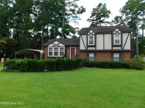 1010 W Scotsdale Road Laurinburg NC 28352