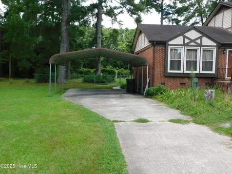 1010 W Scotsdale Road Laurinburg NC 28352