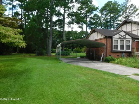1010 W Scotsdale Road Laurinburg NC 28352