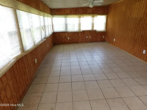 1010 W Scotsdale Road Laurinburg NC 28352