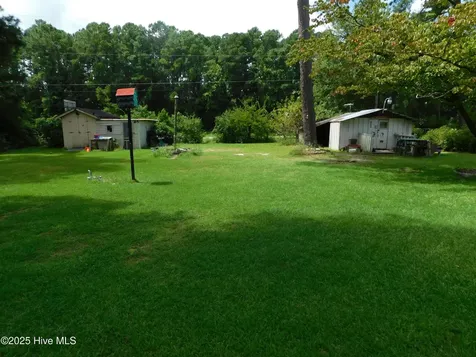 1010 W Scotsdale Road Laurinburg NC 28352