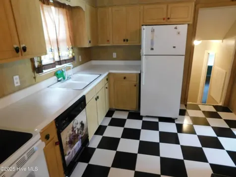 1010 W Scotsdale Road Laurinburg NC 28352