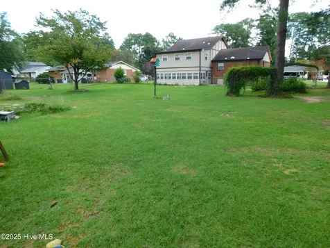 1010 W Scotsdale Road Laurinburg NC 28352