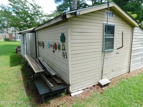 1010 W Scotsdale Road Laurinburg NC 28352
