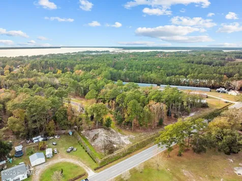 113 Indian Trail Beaufort NC 28516