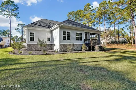 717 Breezewood Drive SE Bolivia NC 28422