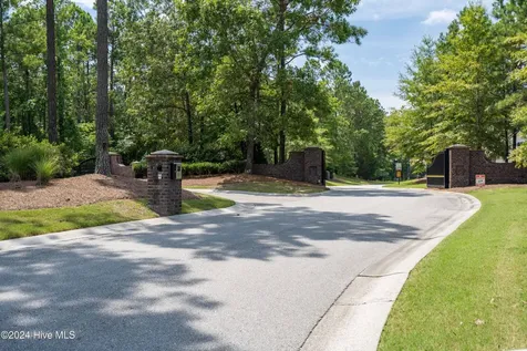 717 Breezewood Drive SE Bolivia NC 28422