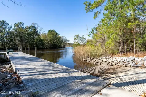 717 Breezewood Drive SE Bolivia NC 28422
