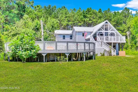 640 Old Pamlico Beach Road Belhaven NC 27810