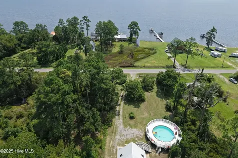 640 Old Pamlico Beach Road Belhaven NC 27810