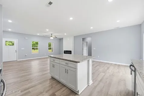 2612 Fountaintown Road Chinquapin NC 28521