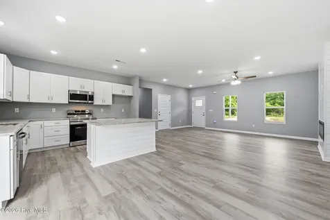 2612 Fountaintown Road Chinquapin NC 28521